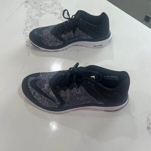 Size 8 Women’s Nike FS Lite Run 3 Print Black White